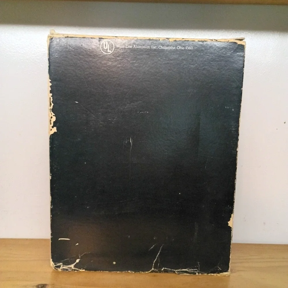 Wear-Ever Super Shooter Electric Cookie & Candy Maker Model 70001